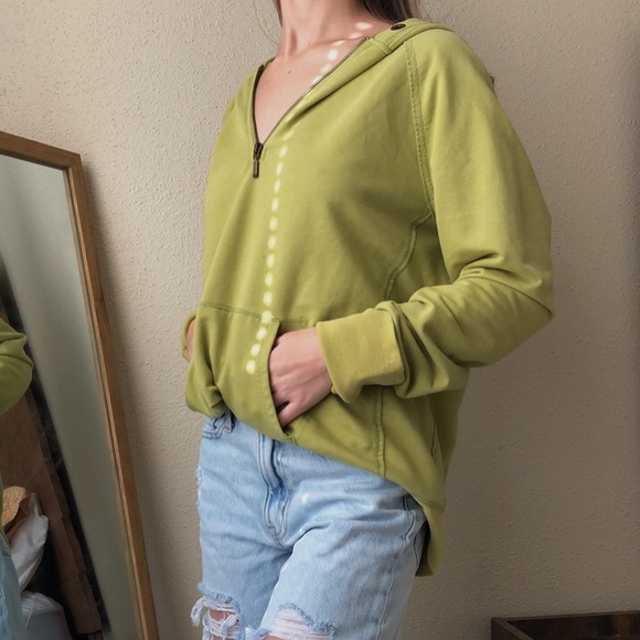 trendy green sweatshirt - Picture 3 of 4